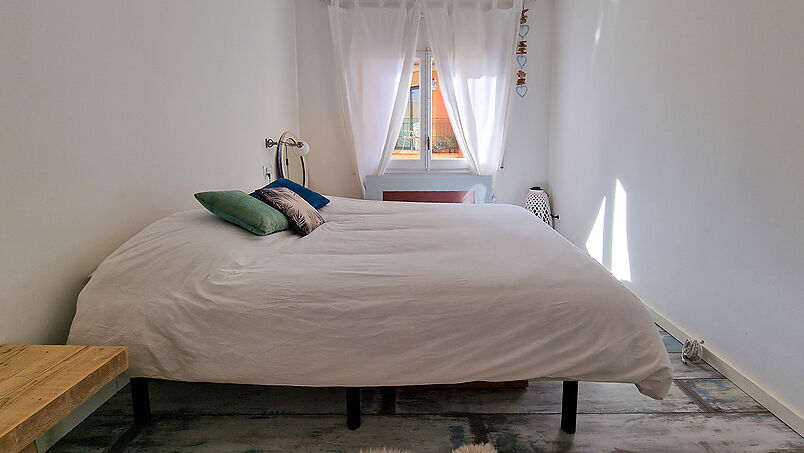 Renovated, 3 bedroom apartment, 50m from Palamos port