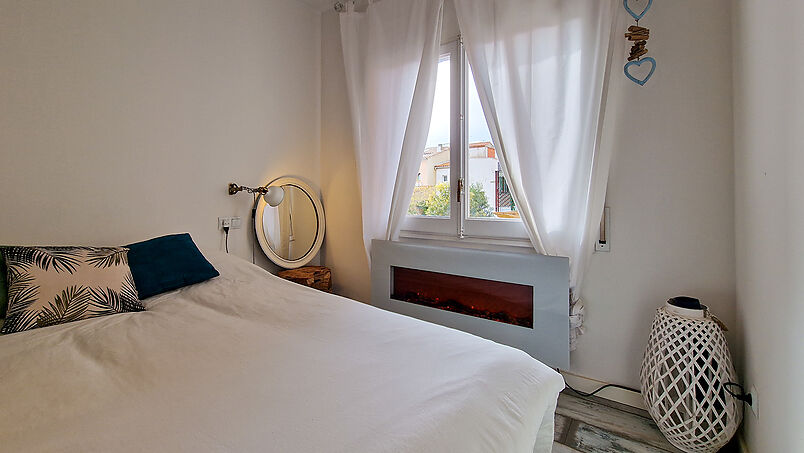 Renovated, 3 bedroom apartment, 50m from Palamos port